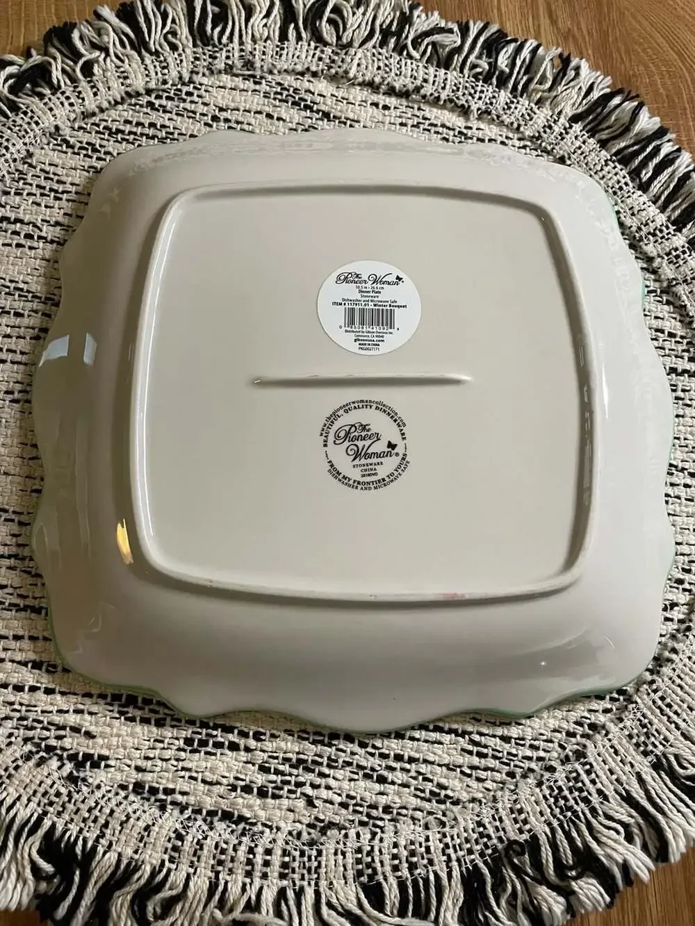 The Pioneer Woman Winter Bouquet 10.5-inch Square Scalloped Stoneware Dinner Pla